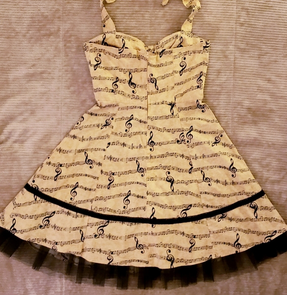 *****SOLD*****         Hot Topic  Music Note Dress - Picture 2 of 14